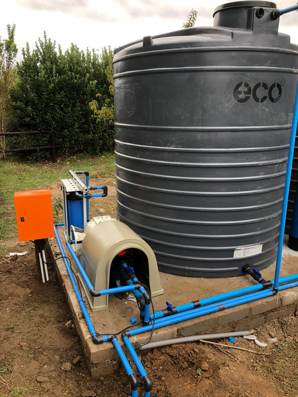 Drilling crew working on a groundwater borehole